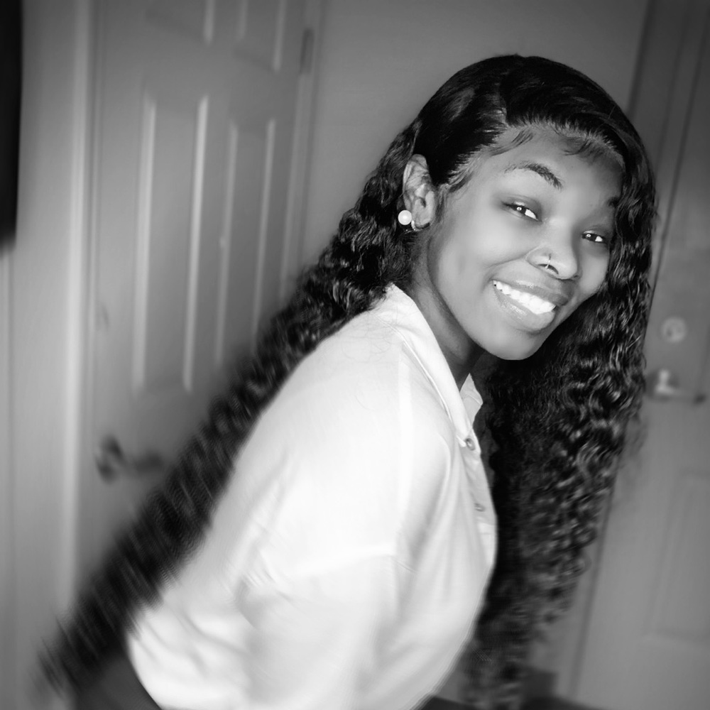 Meet your Posher, Sanaa